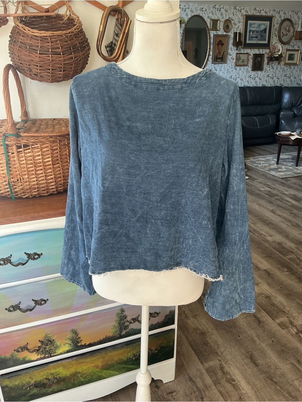 Cloth & Stone Anthropologie Fray Hem Button Back Top Indigo Ice Large